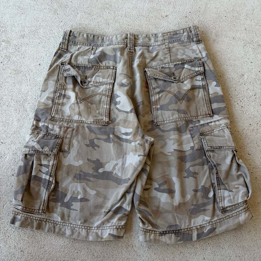 Levi's 2000s Camouflage Military Multi-Pocket Cargo Shorts Sz 33